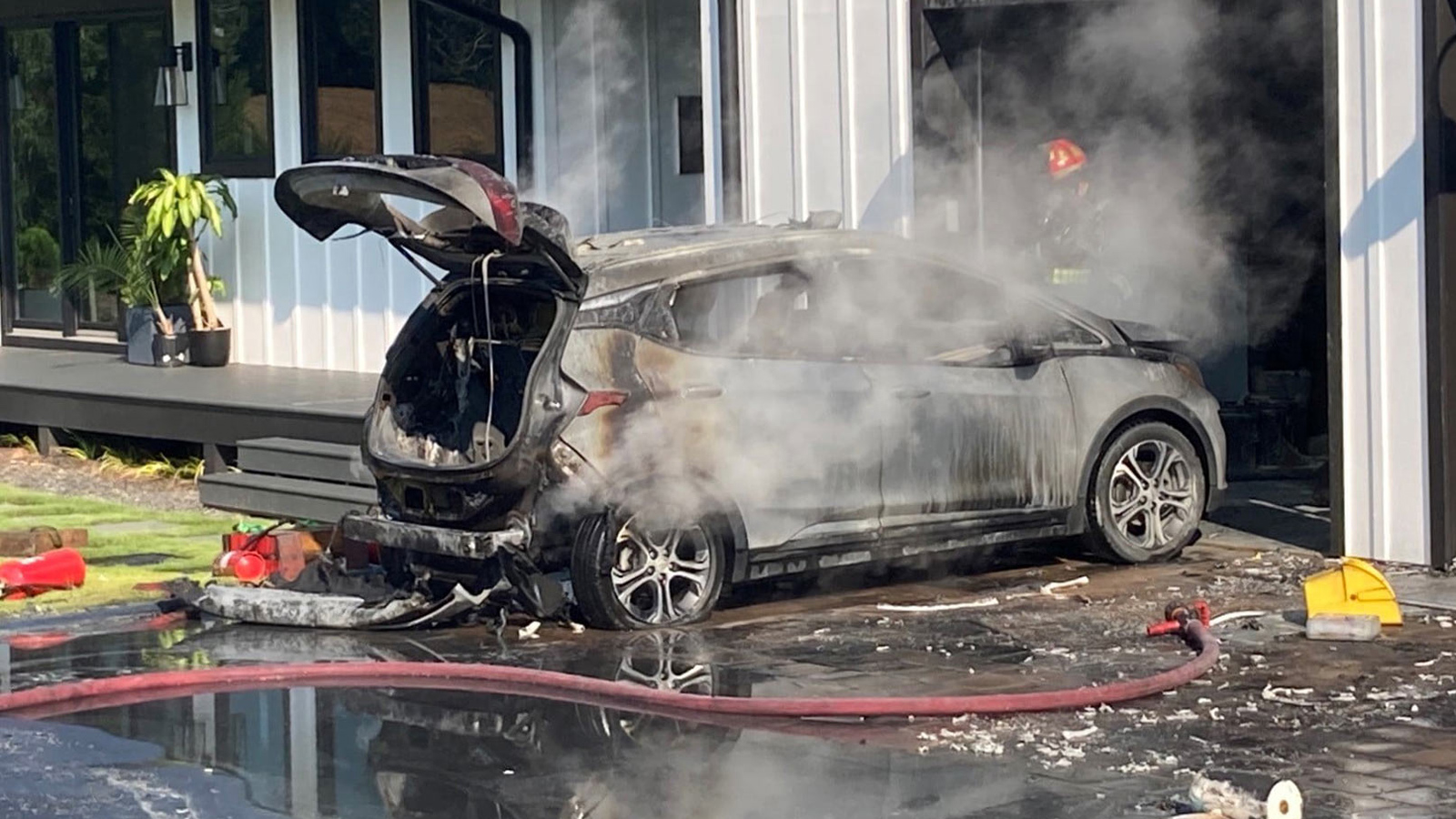 Chevrolet Bolt: Τουλάχιστον 15 μέτρα μακριά από άλλα οχήματα