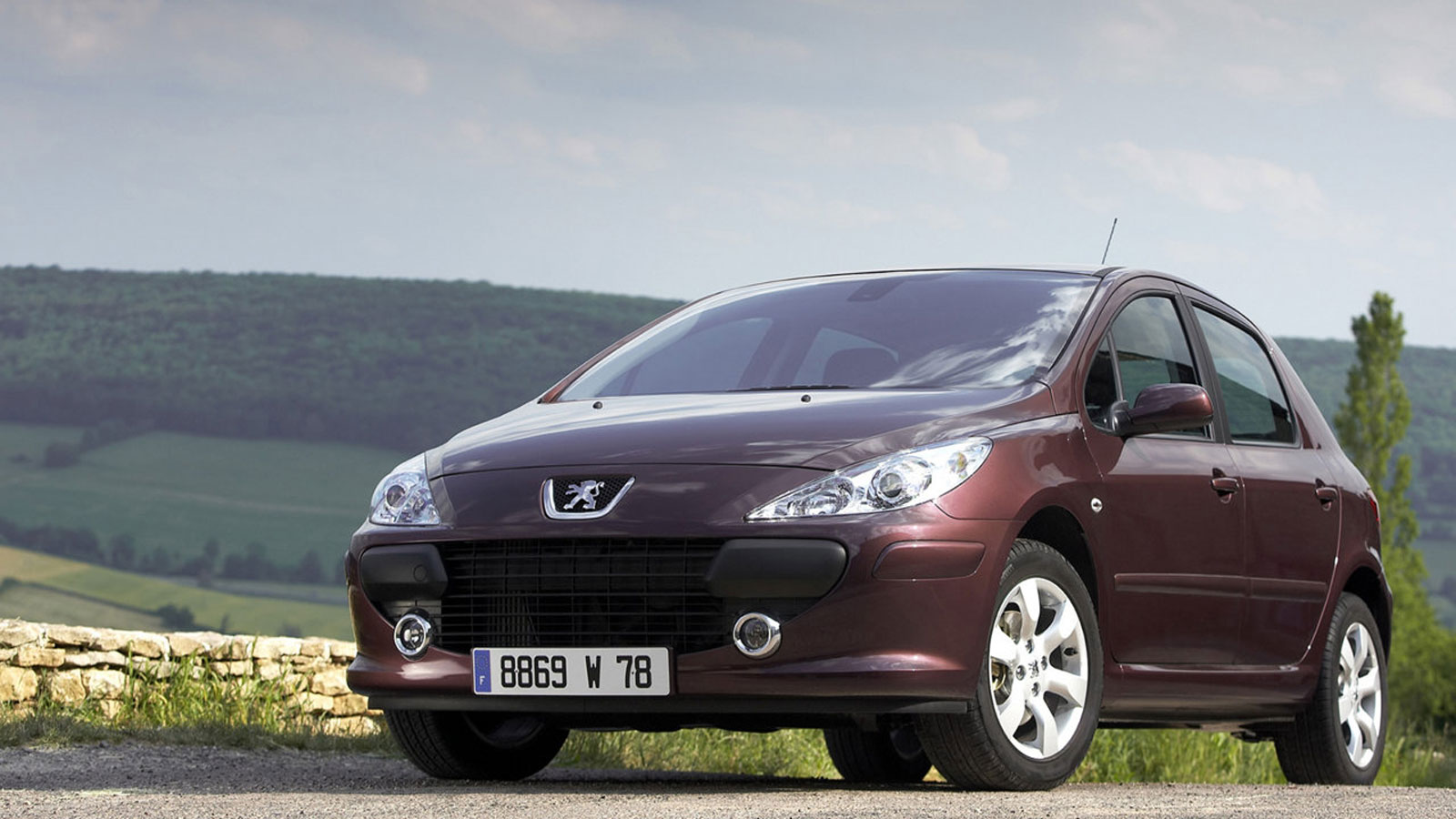 Το συναρπαστικό SUV Peugeot 3008 σε νέες υβριδικές εκδόσεις από 31.900 ευρώ