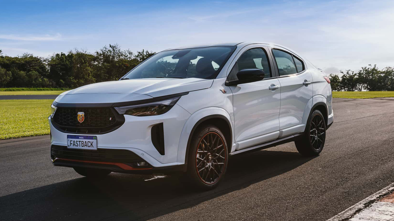 Νέο Abarth Fastback