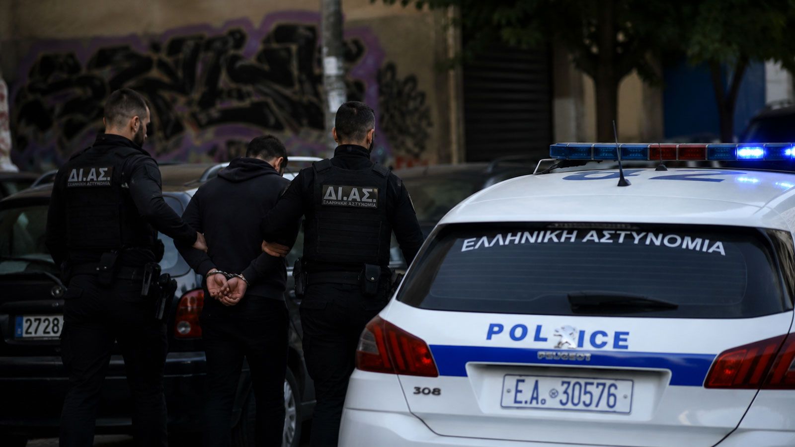 Κλοπή 11.000 ευρώ στο Περιστέρι: Υπάλληλος «κάρφωνε» τις μεταφορές χρημάτων