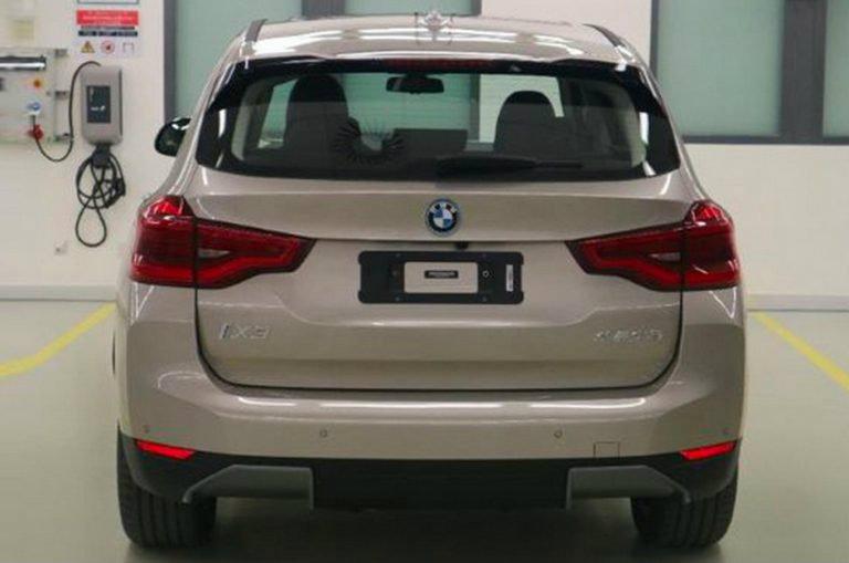 Καταφθάνει η ώρα της νέας BMW iX3