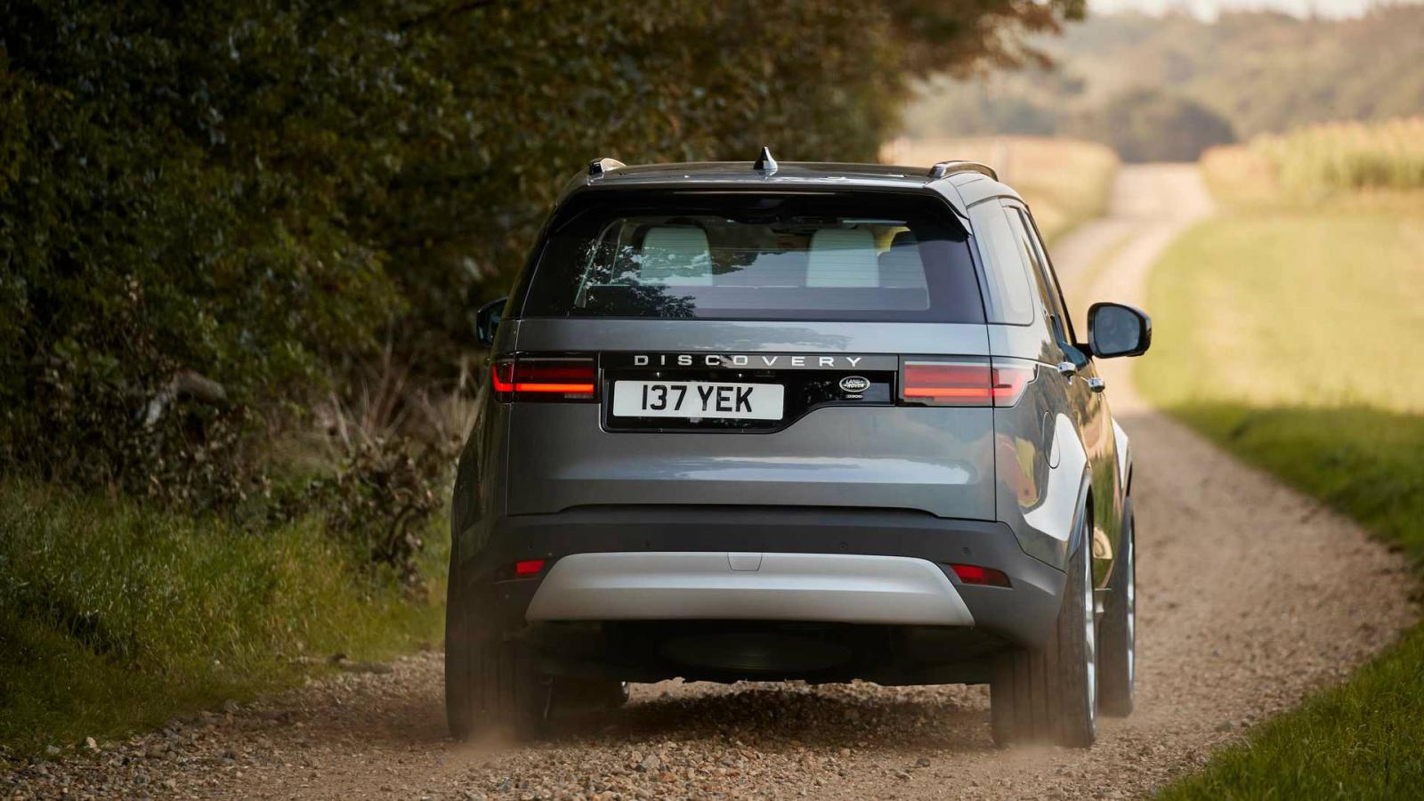 Ανανεωμένο και επιβλητικό το νέο Land Rover Discovery