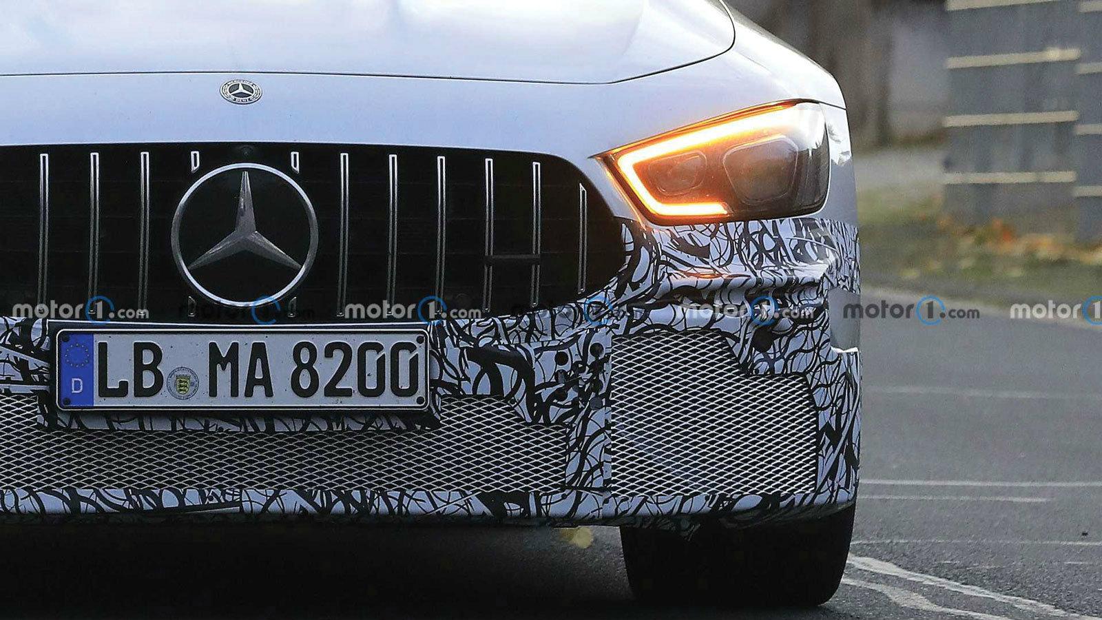 Η Mercedes ανανεώνει την τετράθυρη AMG GT