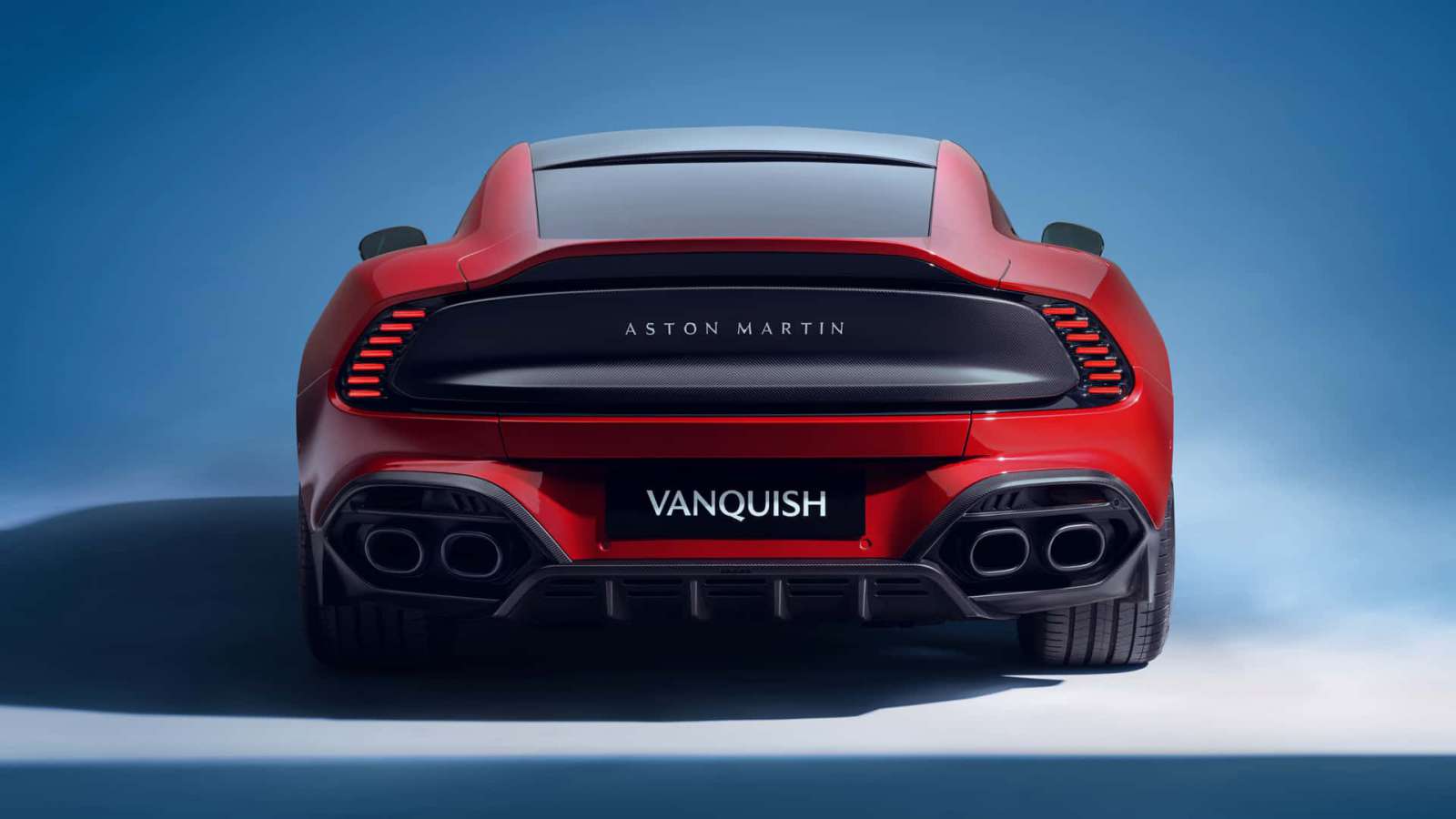 Πρεμιέρα για τη νέα Aston Martin Vanquish με 835 άλογα