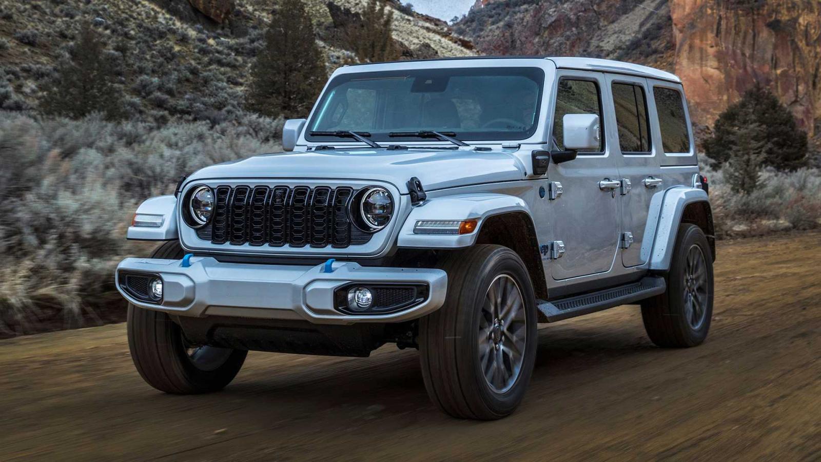 Ανανεωμένο Jeep Wrangler: Με μικρότερη γρίλια & μεγαλύτερη οθόνη