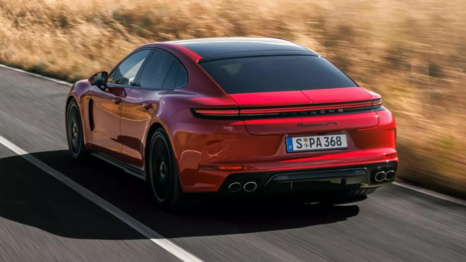 Πρεμιέρα για τη νέα Porsche Panamera GTS με 500 ίππους 