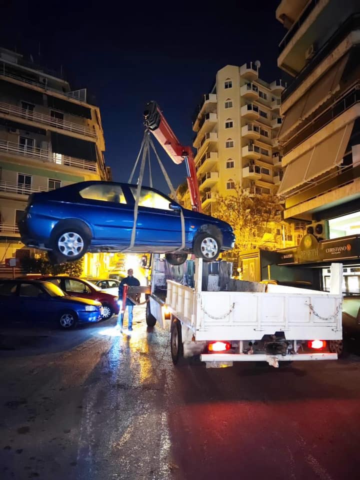 Αθήνα: «Σκούπα» σε 85 παρατημένα αυτοκίνητα