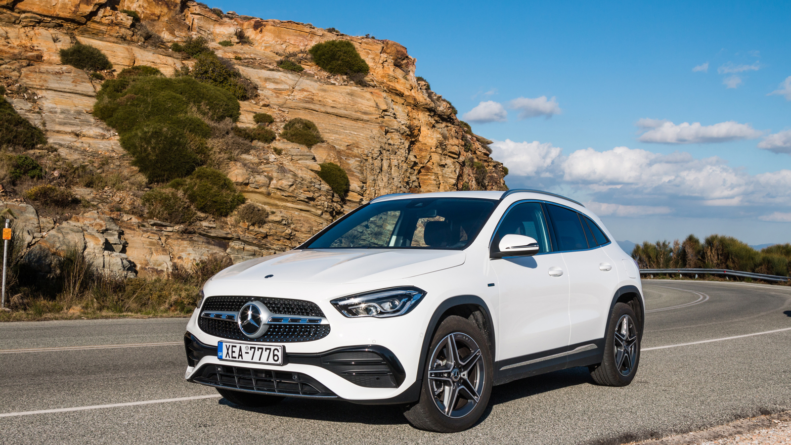 Mercedes EQA 250 VS GLA 250e: Ηλεκτρικό ή Plug-in;