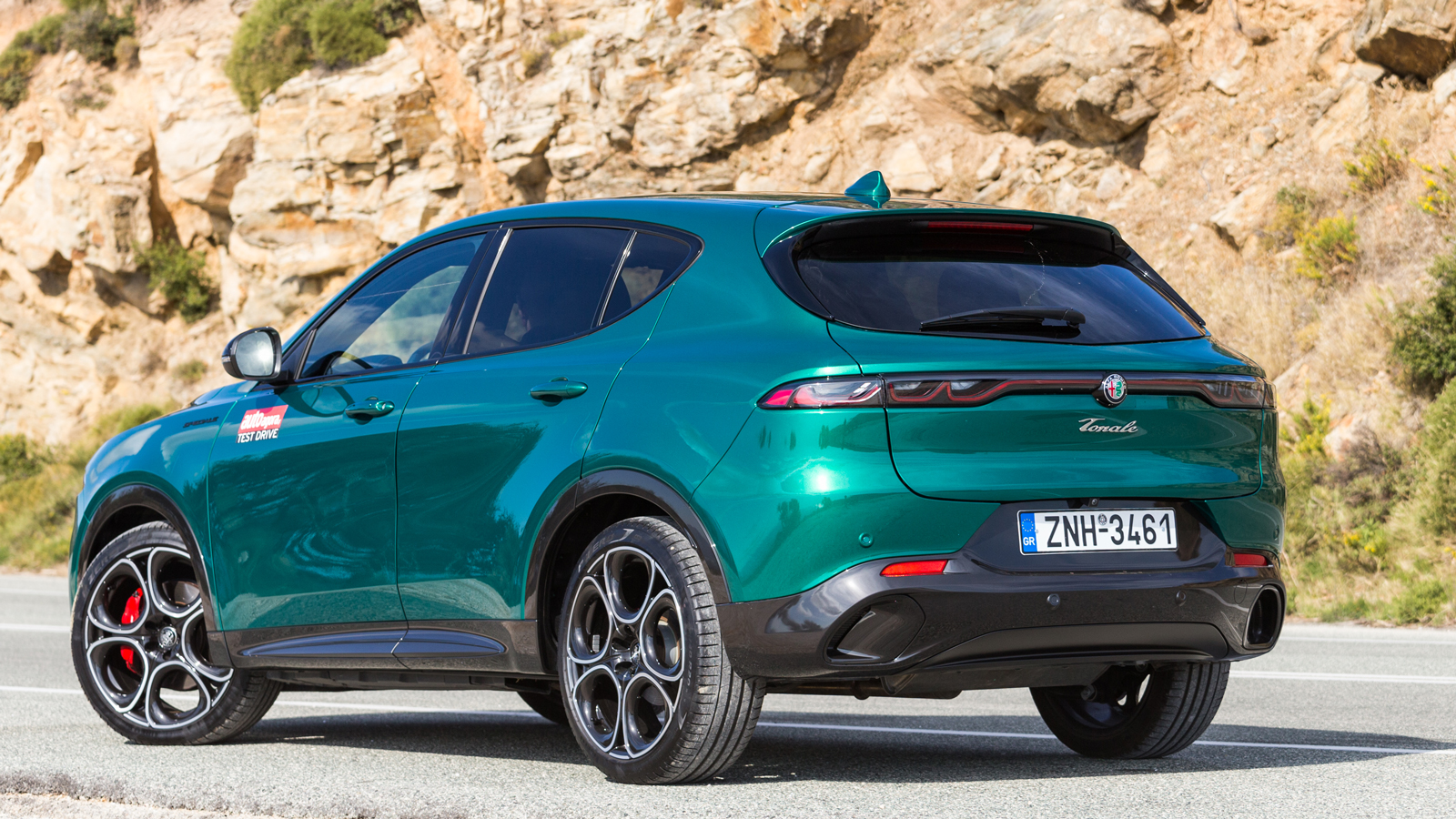 Alfa Romeo Tonale VS Peugeot 3008: Premium εντυπωσιακά SUV