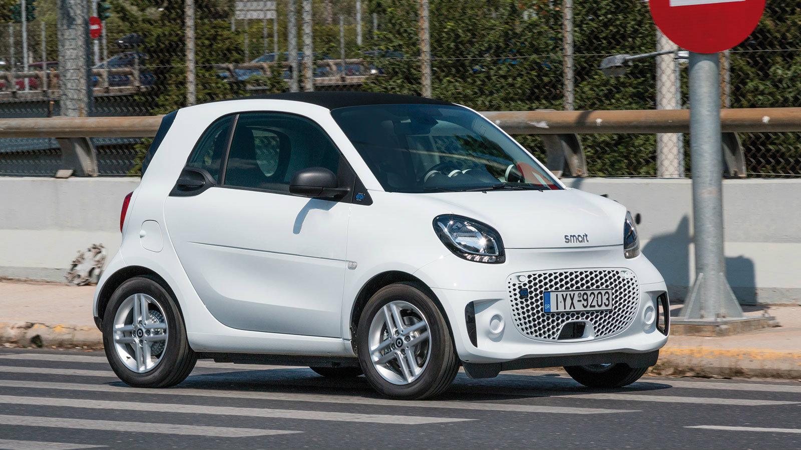 Fiat 500e VS Smart EQ Fortwo: Τα ηλεκτρικά που τρυπώνουν παντού