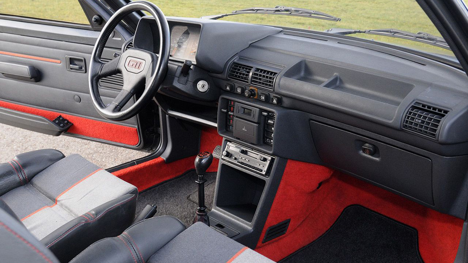 205 GTI: Το πρώτο hot hatch της Peugeot