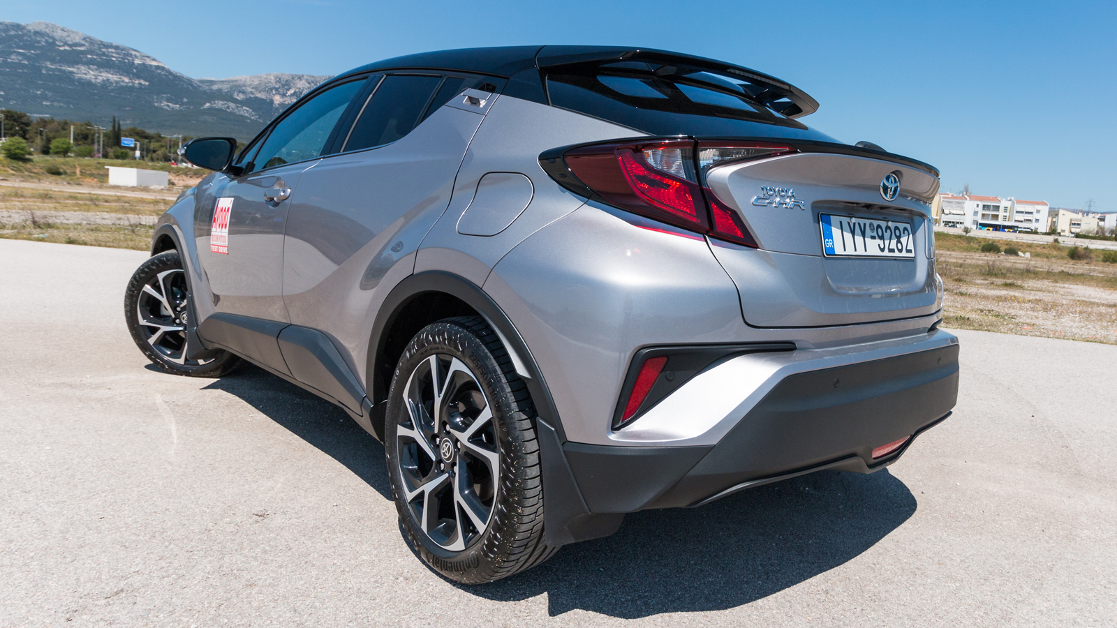 Toyota C-HR: Τι βαθμό παίρνει σε κατανάλωση, χώρους, επιδόσεις, εγγυήσεις;