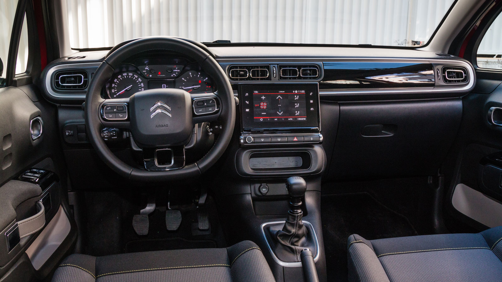 Citroen C3 VS Peugeot 208: Γαλλική άνεση ή χλιδή;