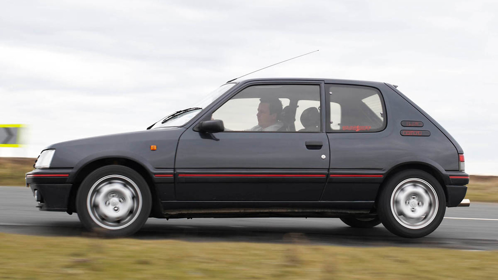 205 GTI: Το πρώτο hot hatch της Peugeot