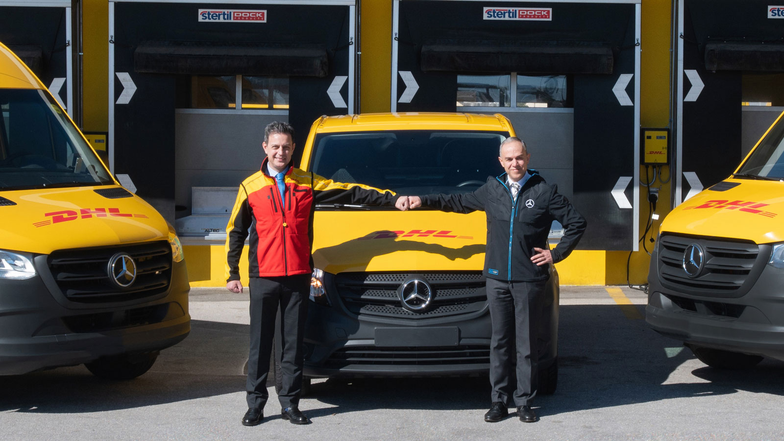 Mercedes-Benz & DHL Express: Ενώνουν δυνάμεις για πράσινες ταχυμεταφορές