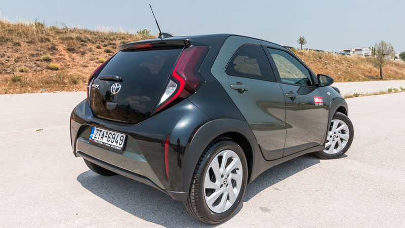 Hyundai i10 VS Toyota Aygo X Συγκριτικό