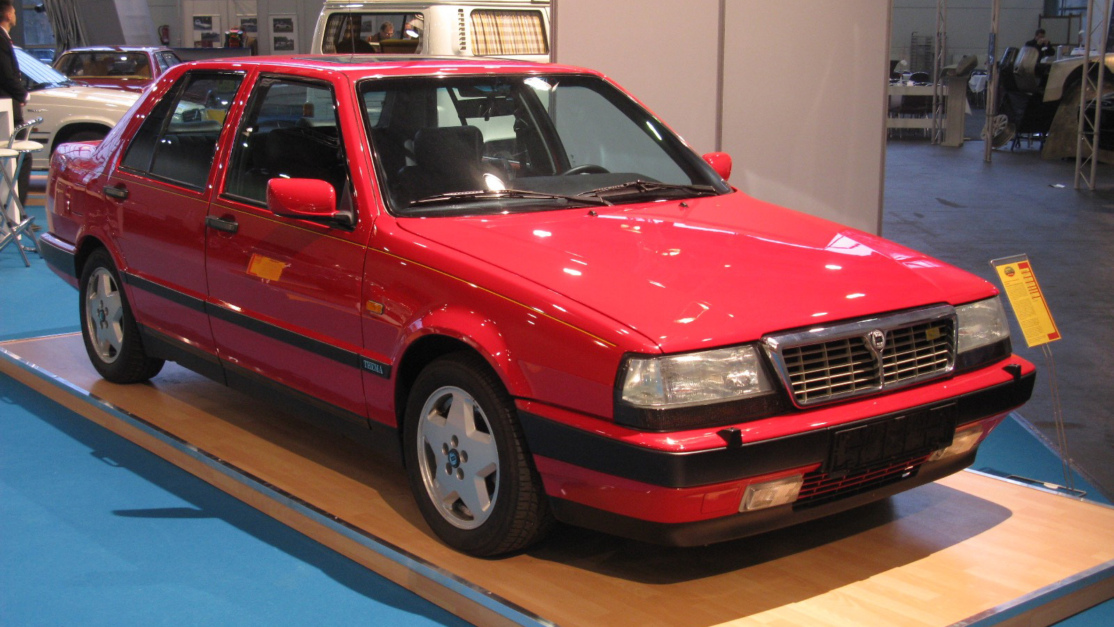 Lancia Thema 8.32: Το sedan με μοτέρ Ferrari