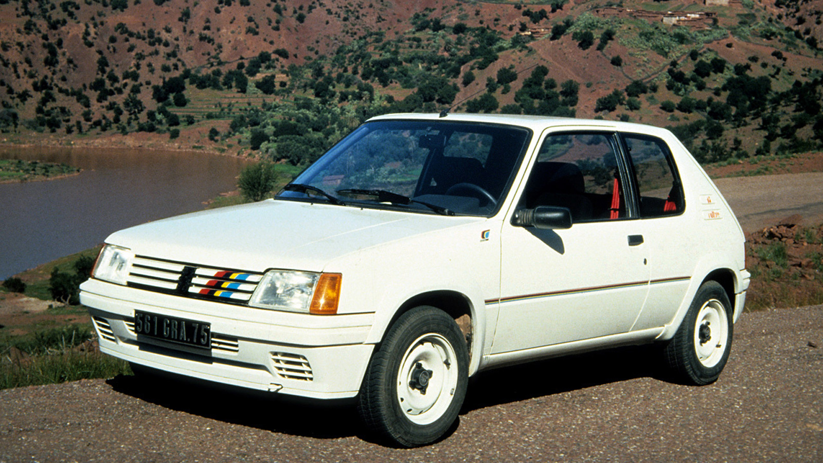 205 GTI: Το πρώτο hot hatch της Peugeot