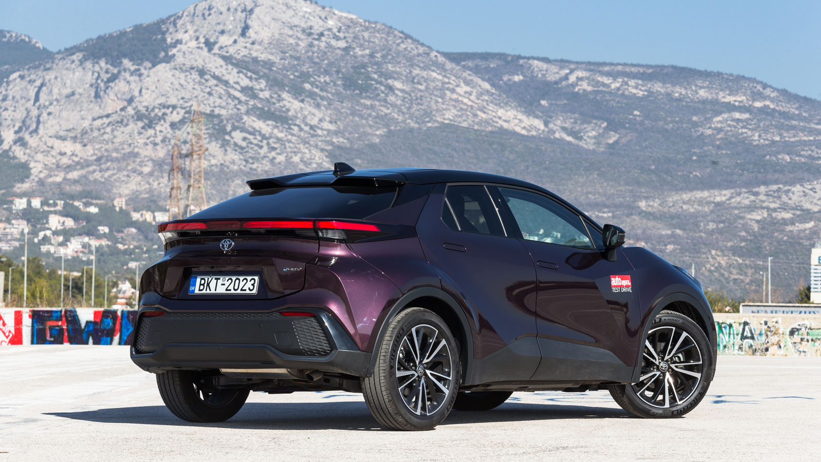 Renault Arkana Hybrid VS Toyota C-HR Βαθμολογίες. Ποιο είναι καλύτερο σε κατανάλωση, χώρους, επιδόσεις, εγγυήσεις;