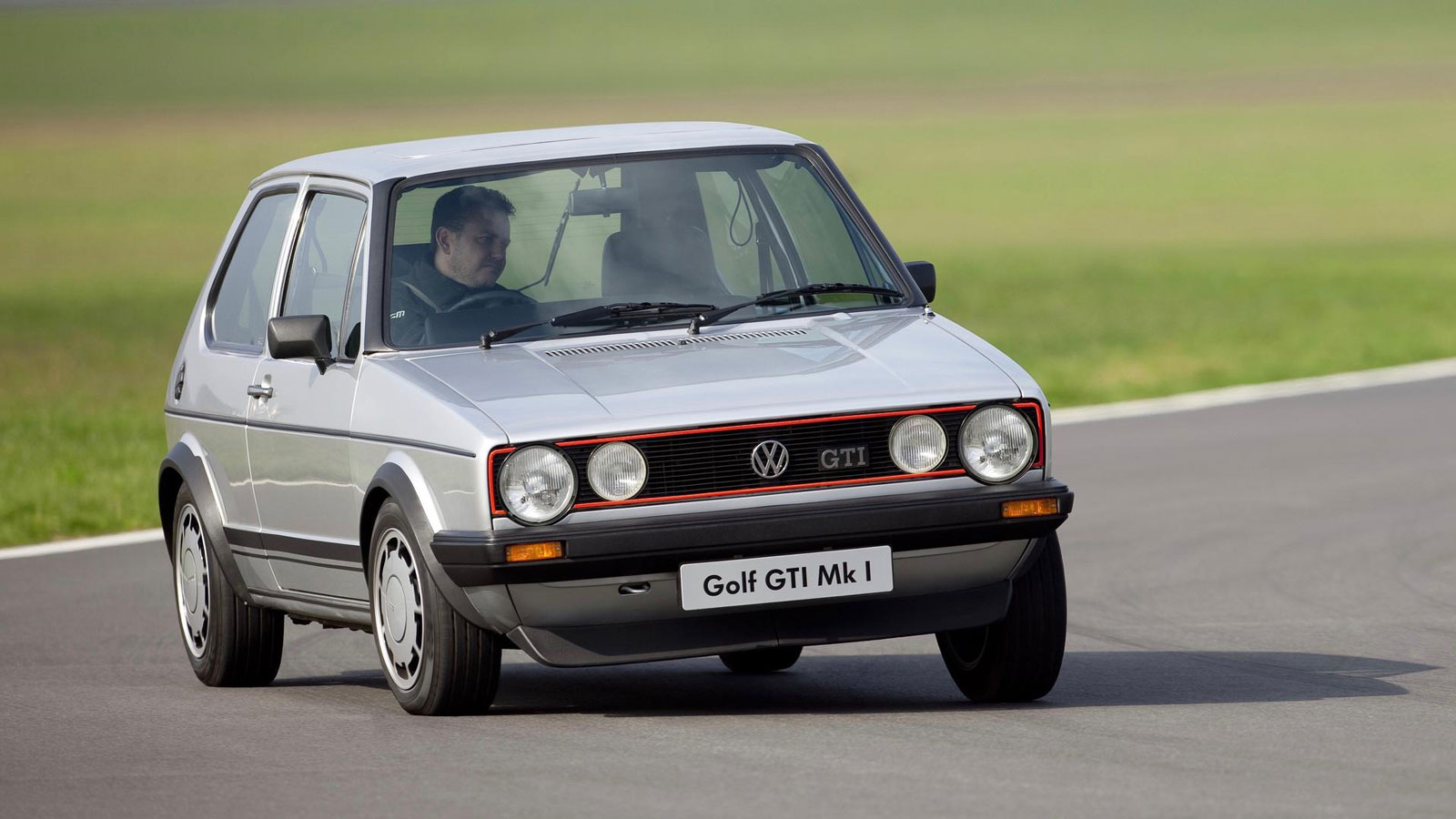 VW Golf GTI 1976: Το ίνδαλμα που παραλίγο να μην υπάρξει!