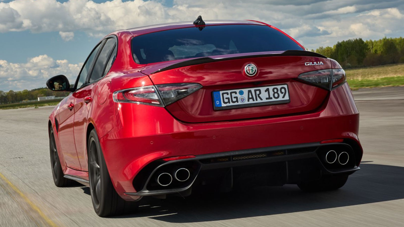 Alfa Romeo Giulia Quadrifoglio -  Κράμα τεχνολογίας και ταπεραμέντου 