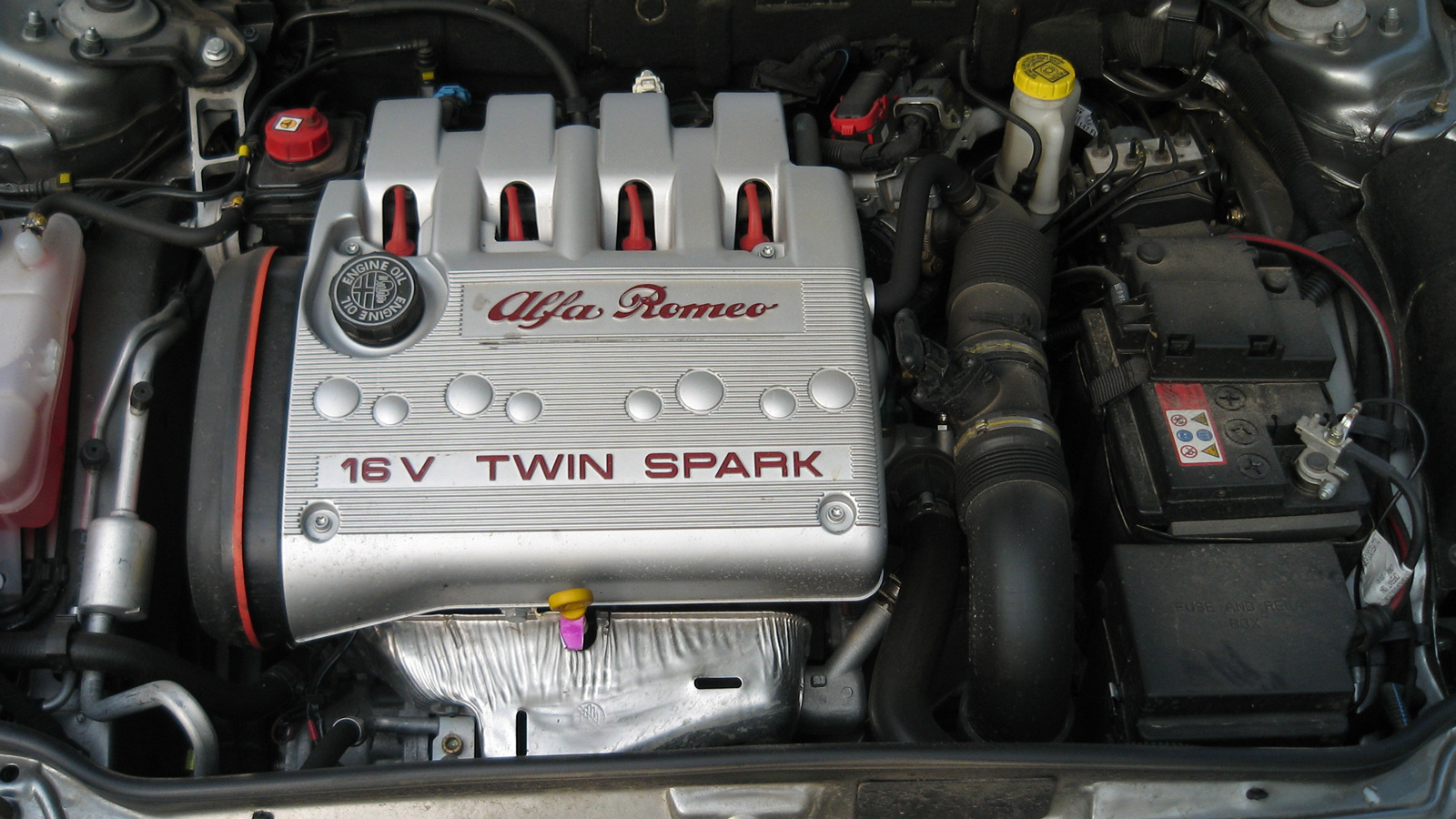 Twin Spark: Η επαναστατική τεχνολογία της Alfa-Romeo 