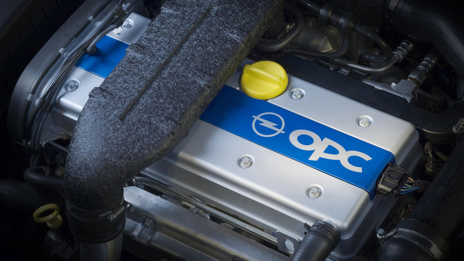 Opel Astra OPC: Ο «φονιάς» των ακριβών Sports Cars