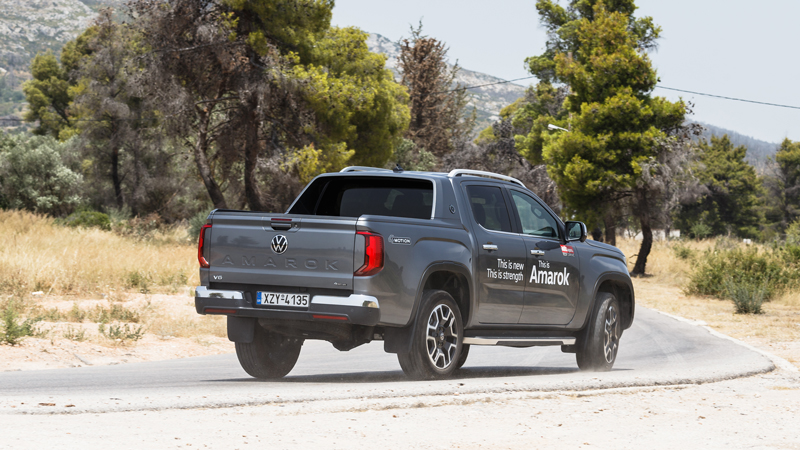 Νέο VW Amarok: Μπροστά του όλοι κάνουν δεξιά