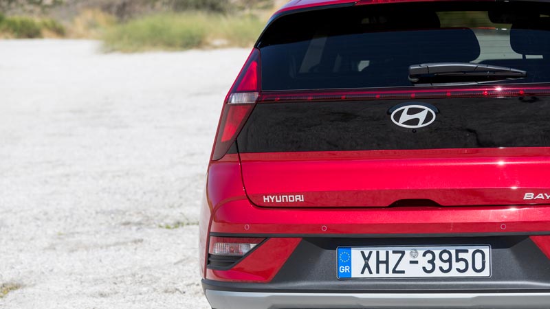 Hyundai Bayon. Τι βαθμό παίρνει σε κατανάλωση, χώρους, επιδόσεις, εγγυήσεις.