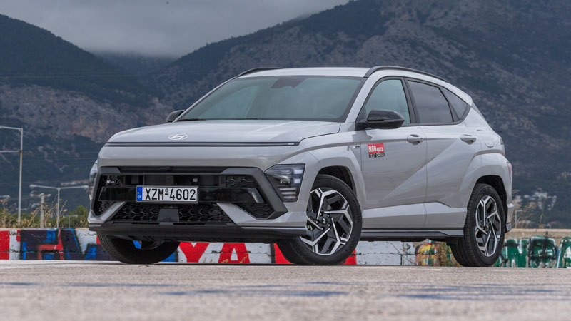 To νέο Hyundai Kona ξεχωρίζει για την εξωτερική του εμφάνιση του που ακολουθεί την καινούργια σχεδιαστική γλώσσα της Hyundai