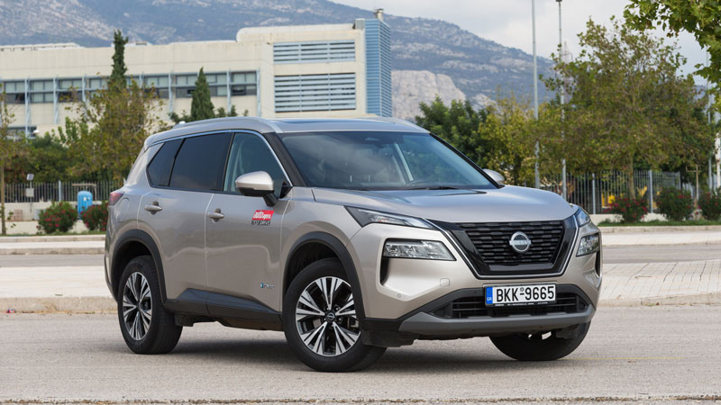 Το Nissan Χ-Trail είναι εκ φύσεως επιβλητικό, με τη σχεδίαση του να είναι ο ορισμός του καθαρόαιμου SUV, κλείνοντας στο μάτι σε όσους οικογενειάρχες αναζητάνε ένα αυτοκίνητο με «ειδικό» βάρος