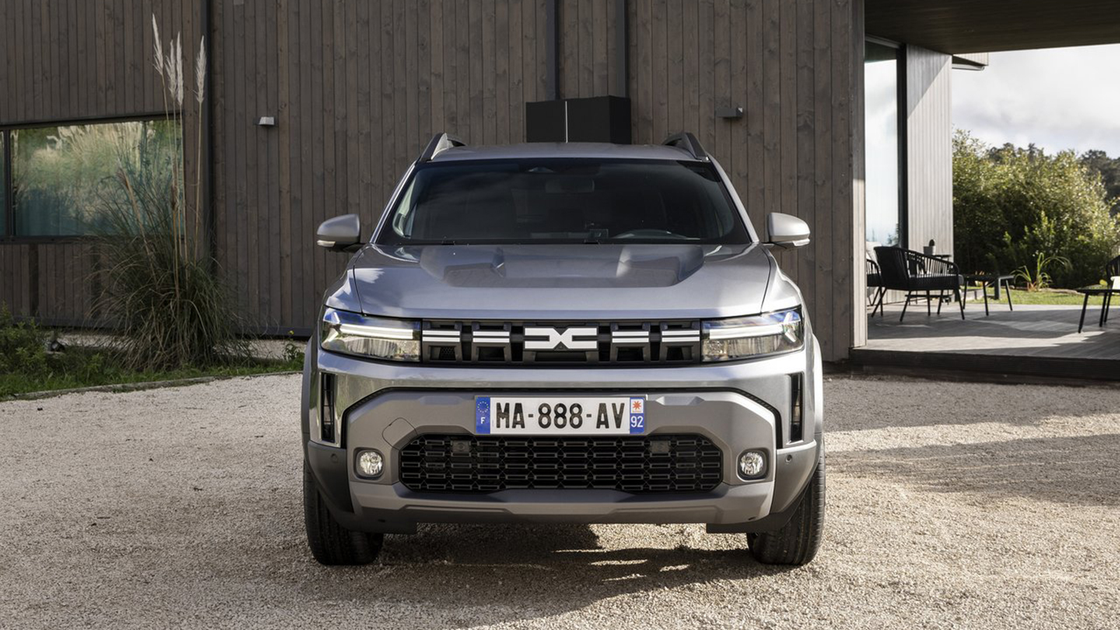 Dacia Duster Hybrid: Οδηγούμε το νέο υβριδικό compact SUV