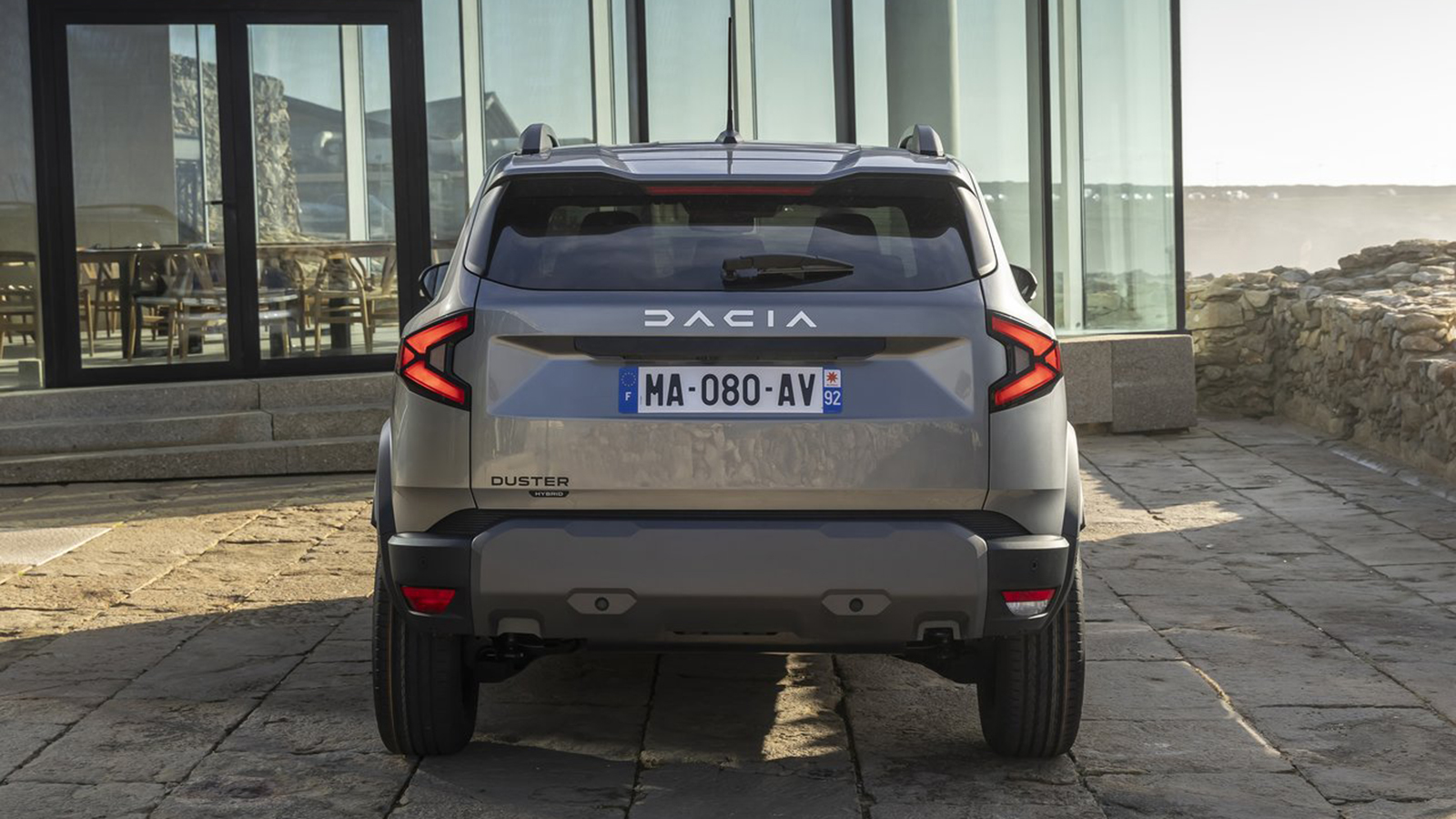 Dacia Duster Hybrid: Οδηγούμε το νέο υβριδικό compact SUV