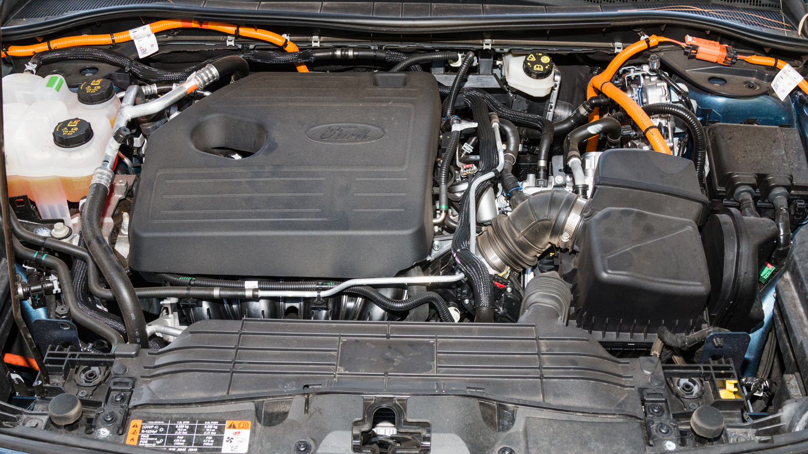 Ατμοσφαιρικό PHEV Ford Kuga με 229 PS & κατανάλωση 3,9 λτ.: Γίνεται;