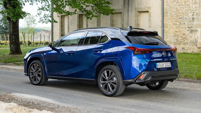 Οδηγούμε το Lexus UX 300h: Περισσότερη ισχύς, ασφάλεια και… λίθιο