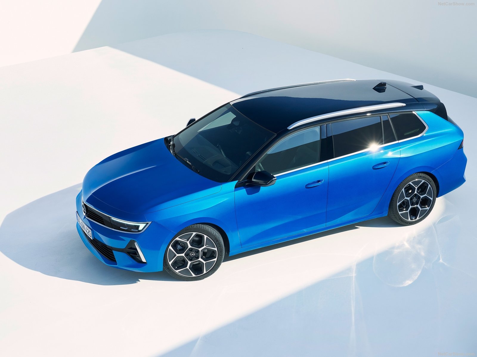 Νέο Opel Astra Sports Tourer: Το station wagon που εξηλεκτρίστηκε