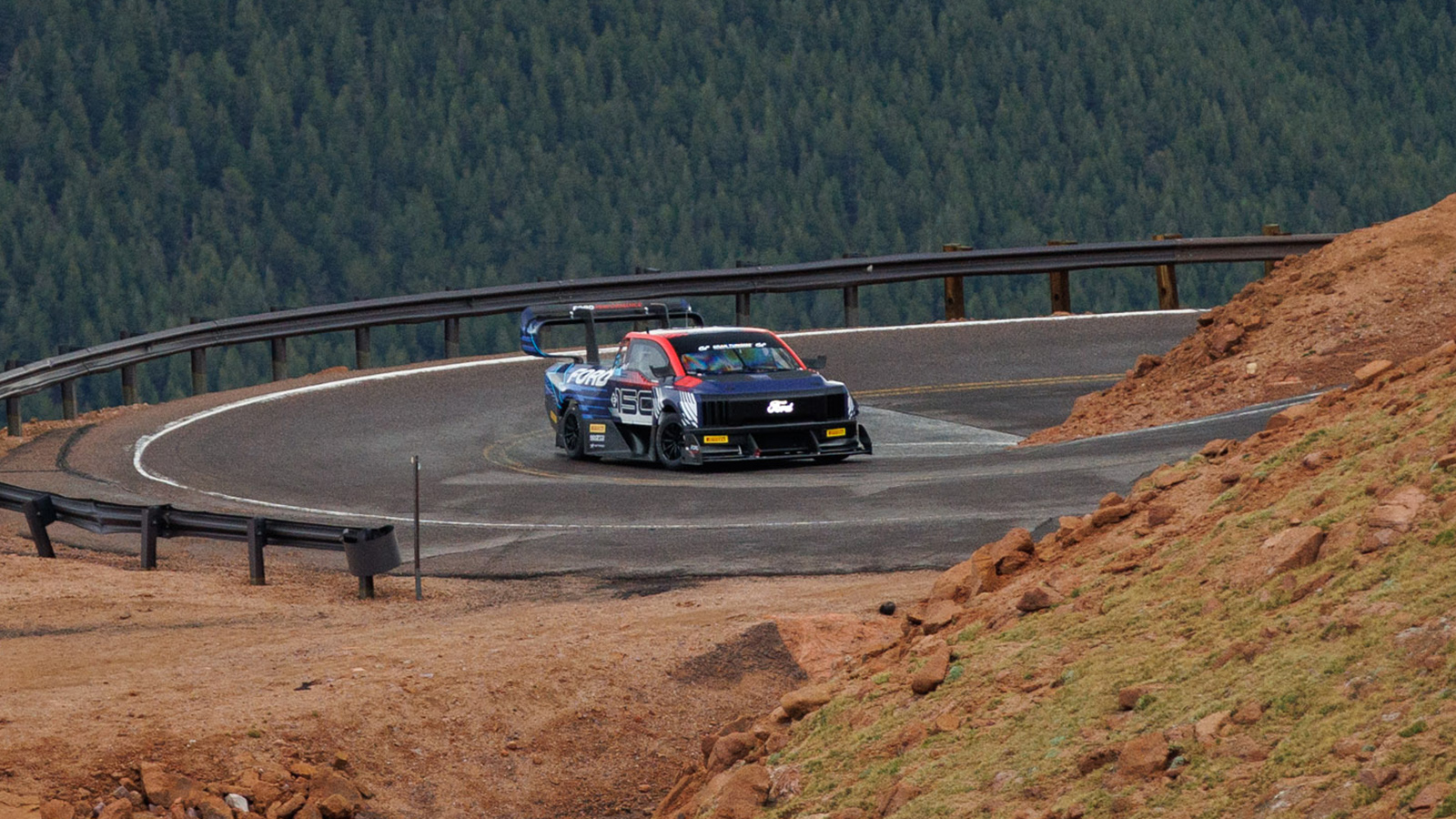 Πήρε τη νίκη στο Pikes Peak το Ford F-150 Lightning SuperTruck