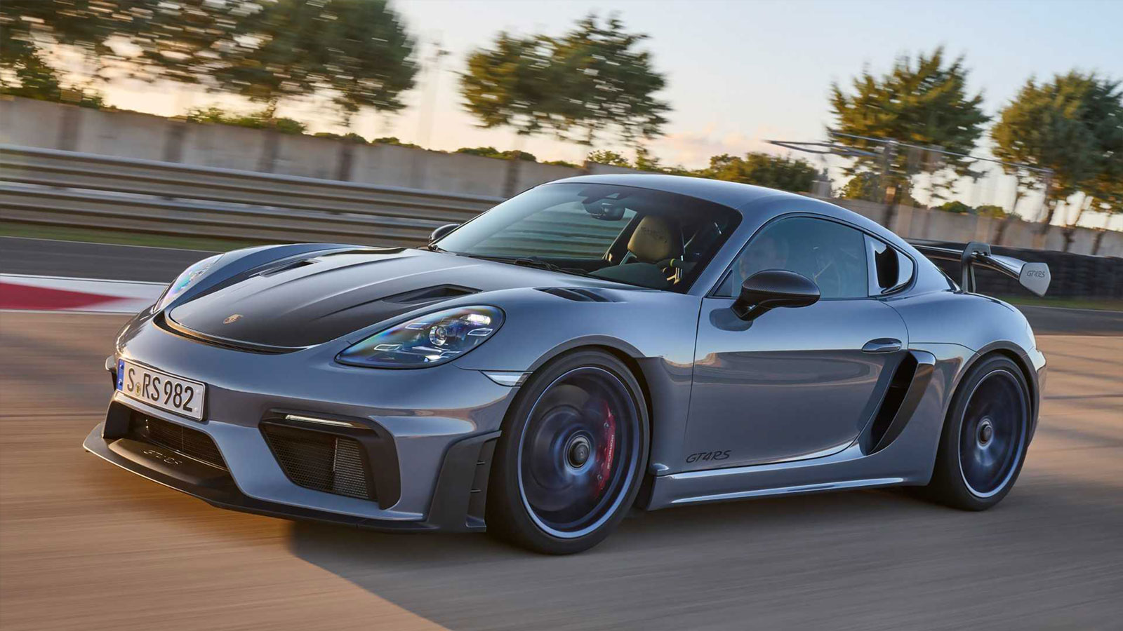 Porsche 718 Cayman GT4 RS: Το «όπλο» των 500 ίππων