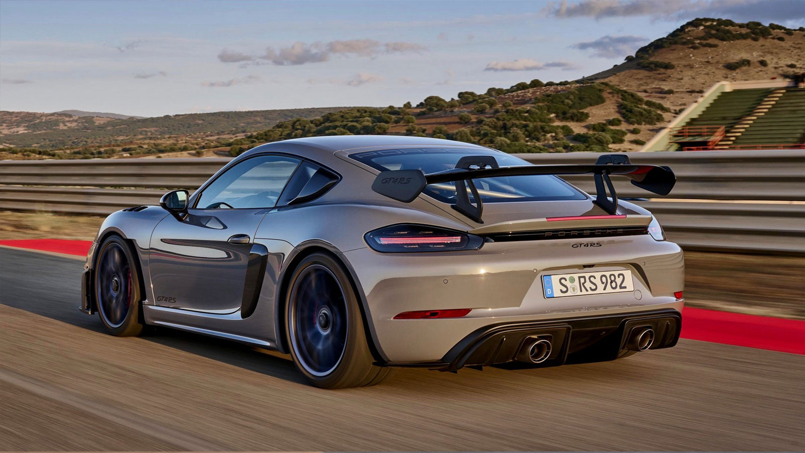 Porsche 718 Cayman GT4 RS: Το «όπλο» των 500 ίππων