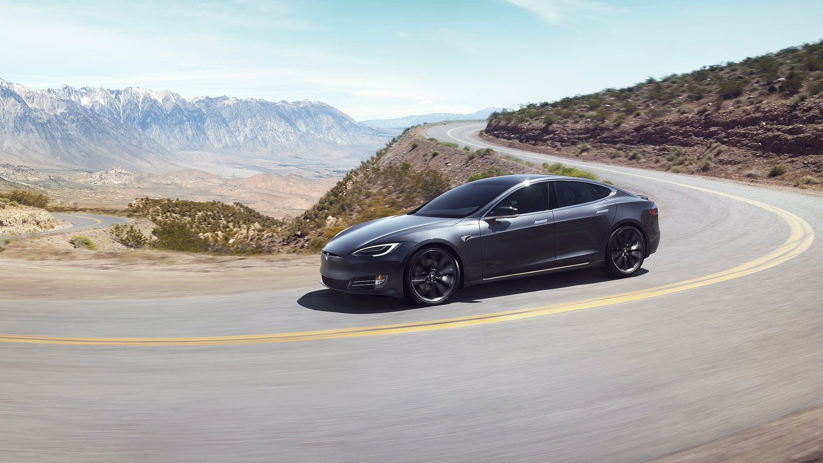Αλήθεια ή... παραμύθα: 400.000 χλμ. με Tesla χωρίς να αλλάξει τακάκια; 