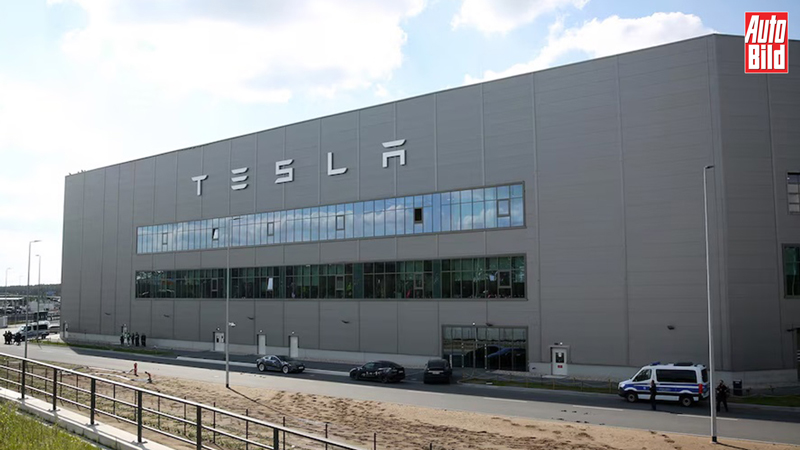 Δουλεύεις στην Tesla και δηλώνεις άρρωστος; Έρχεται έλεγχος στο σπίτι!