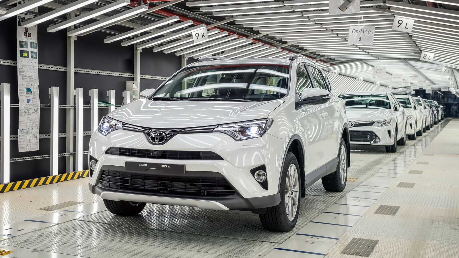 Toyota: Διακόπτει την παραγωγή της στη Ρωσία