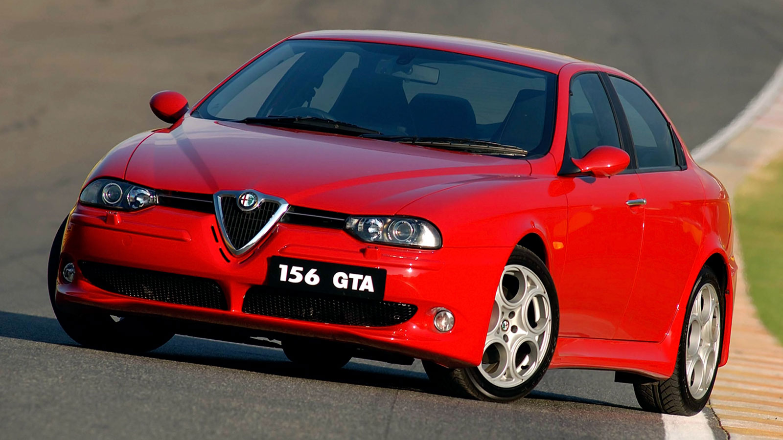 Alfa Romeo 156 GTA: Η αξεπέραστη Ιταλική berlina