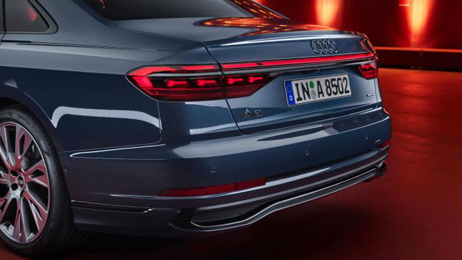 Νέο Audi A8: Νέα μάσκα, πιο premium καμπίνα & S line έκδοση