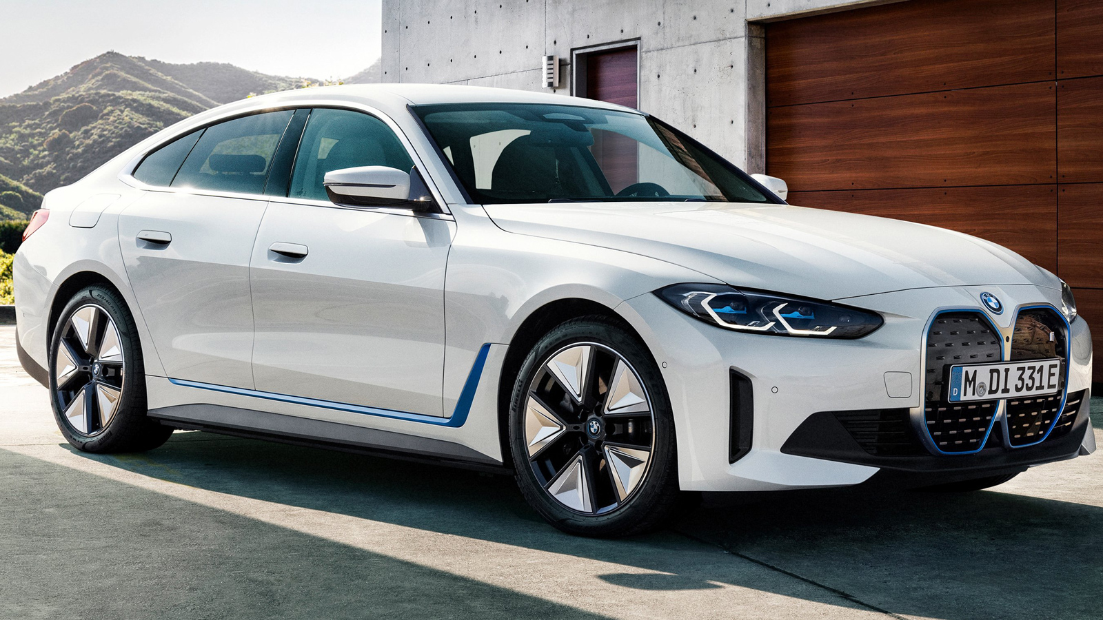 BMW: Μέχρι 600 km η αυτονομία των ηλεκτρικών αυτοκινήτων
