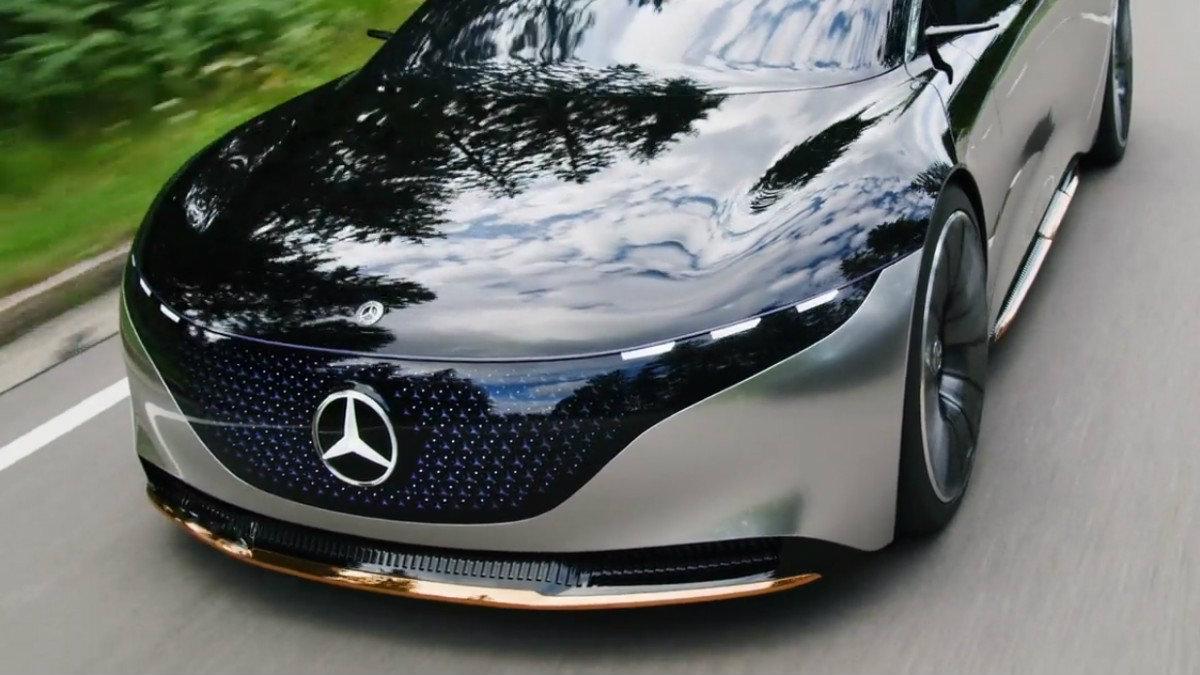 Αποκαλυπτικό test drive για την νέα Mercedes EQS!