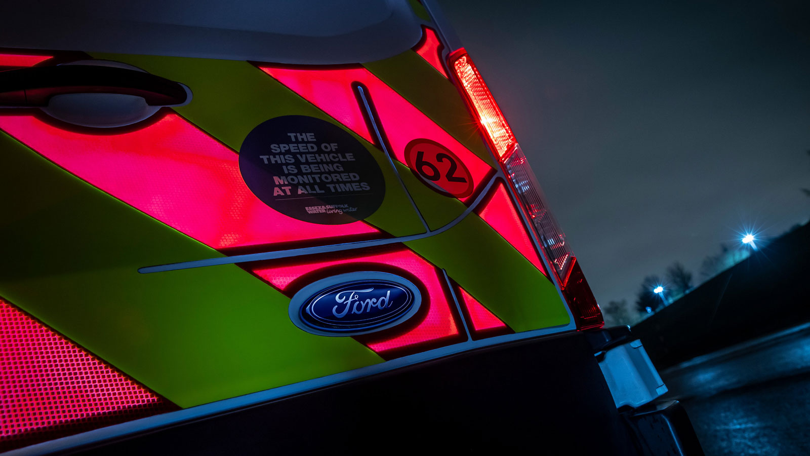 Ford: Φωτιζόμενα πάνελ για την μέγιστη ασφάλεια