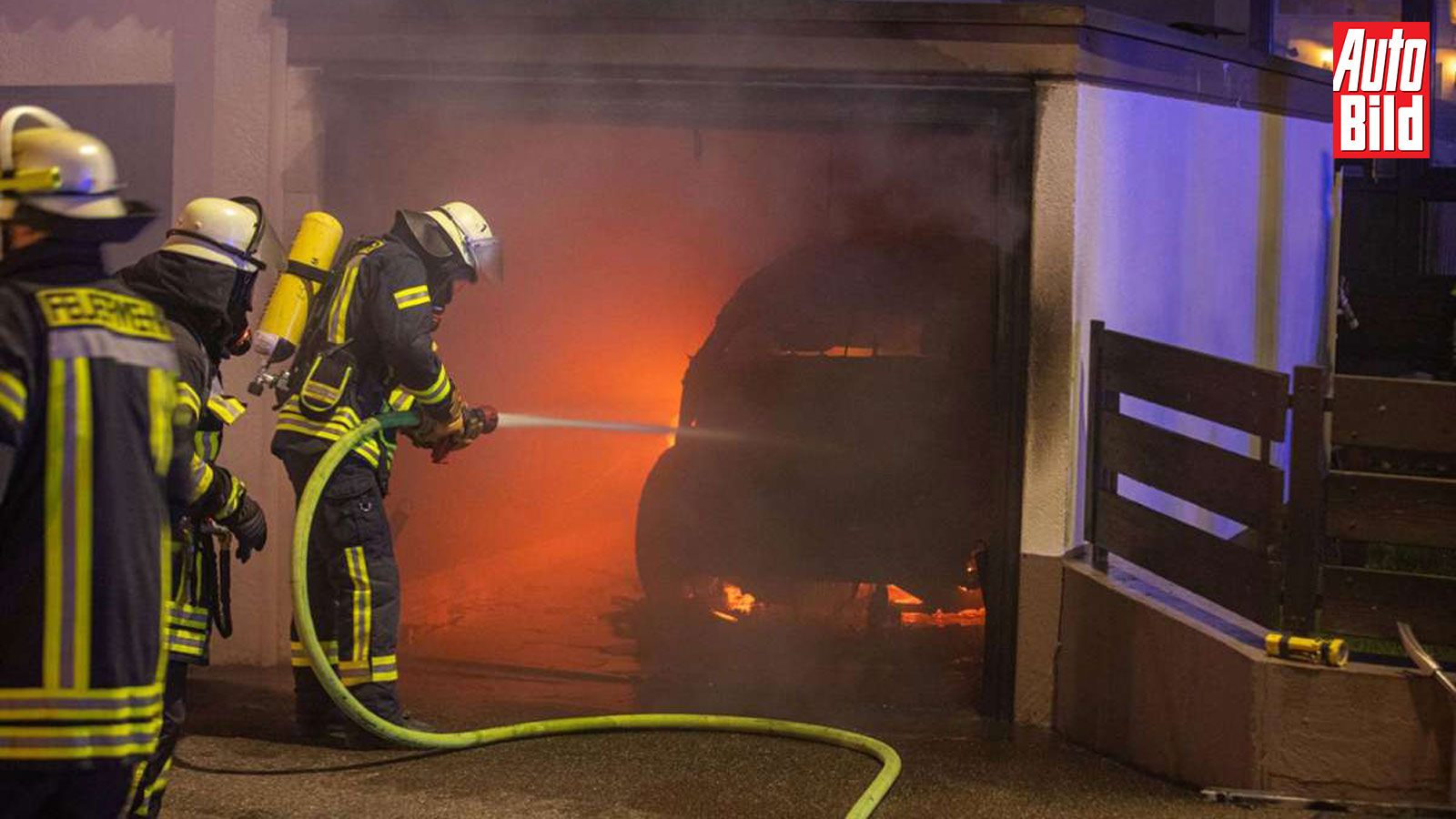 Ηλεκτρικά αυτοκίνητα: Κίνδυνος πυρκαγιάς σε υπόγεια parking