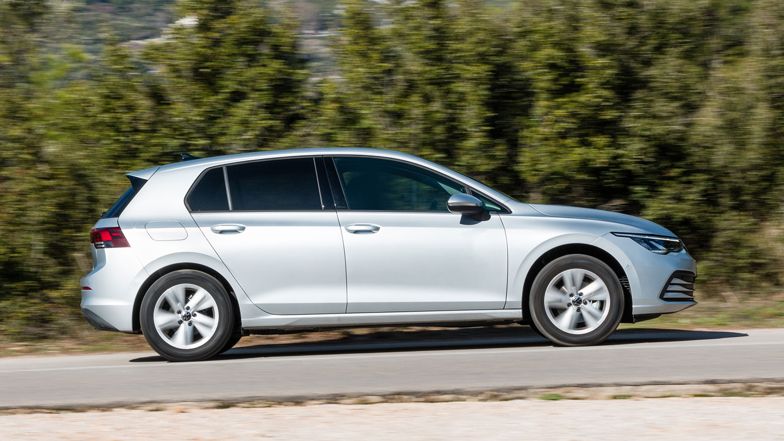 VW Golf 1.0 eTSI: Χαμηλή κατανάλωση και πλούσιος εξοπλισμός