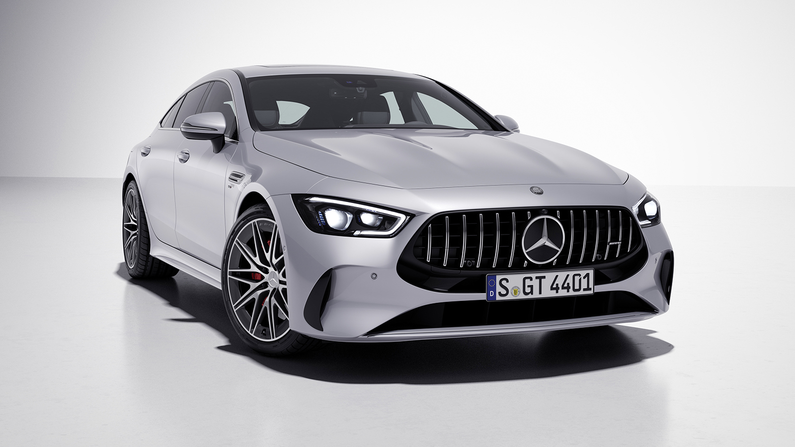 Αναβαθμίστηκαν οι 6κύλινδρες Mercedes-AMG GT 4-Door Coupe